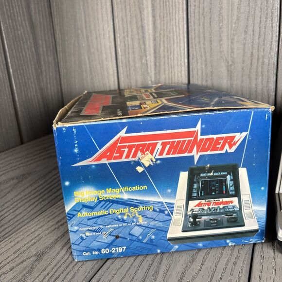 Tandy RADIO SHACK ASTRO THUNDER 80s VFD GAME BOXED BOX MANUAL 60-2197 - Japan - Picture 8 of 16